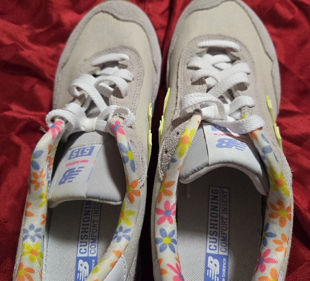 Last Cco  Final Price ..NB  Cream Sneakers with Yellow Flower Highlights - Picture 8 of 9